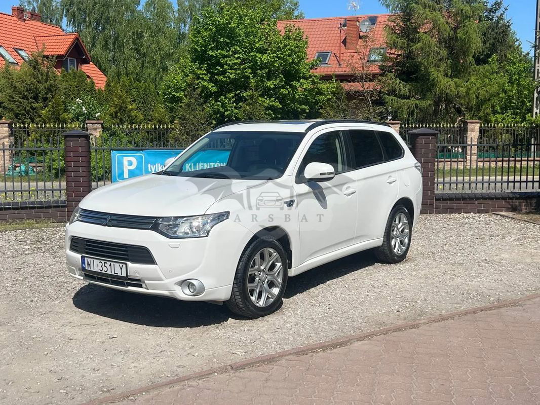 Mitsubishi Outlander III 2.0 4WD Plug-In Hybrid Top 2013