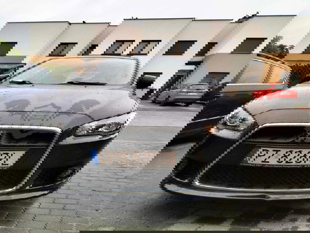 Mitsubishi Lancer VIII 1.8 Invite 2010