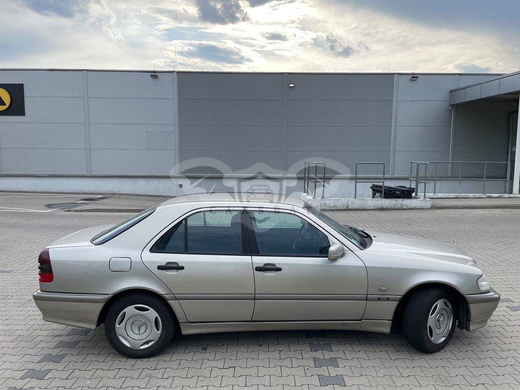 Mercedes-Benz C W202 1988