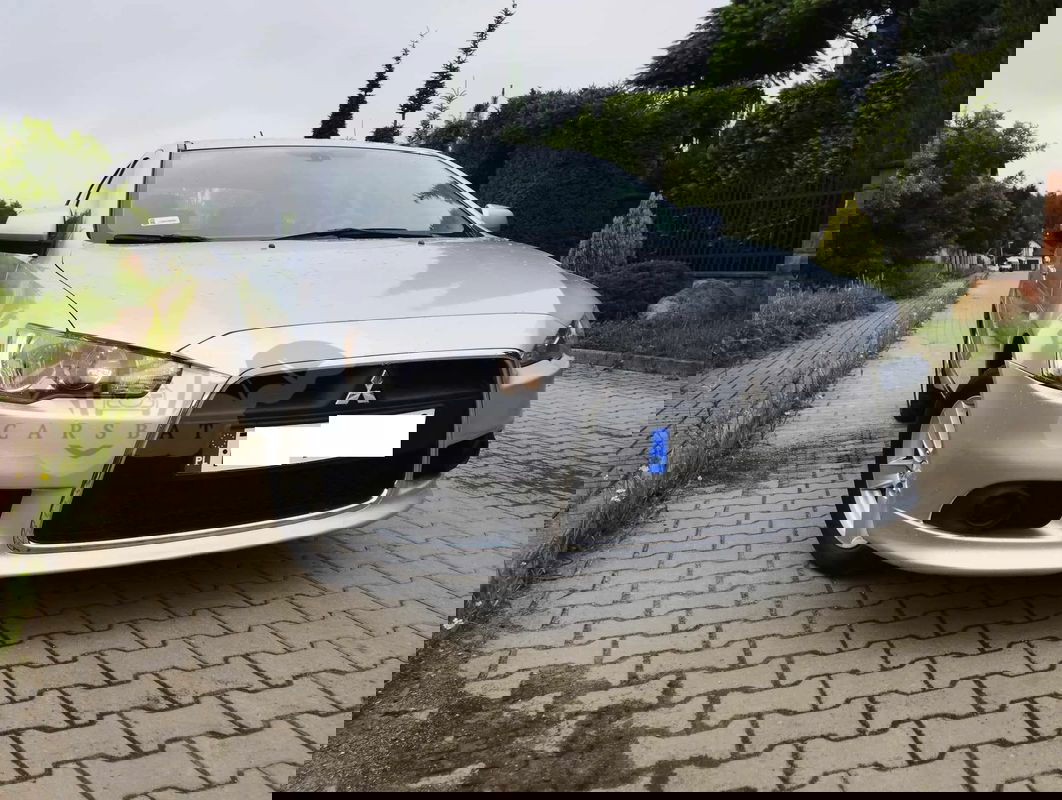 Mitsubishi Lancer IX 1.5 Invite 2010