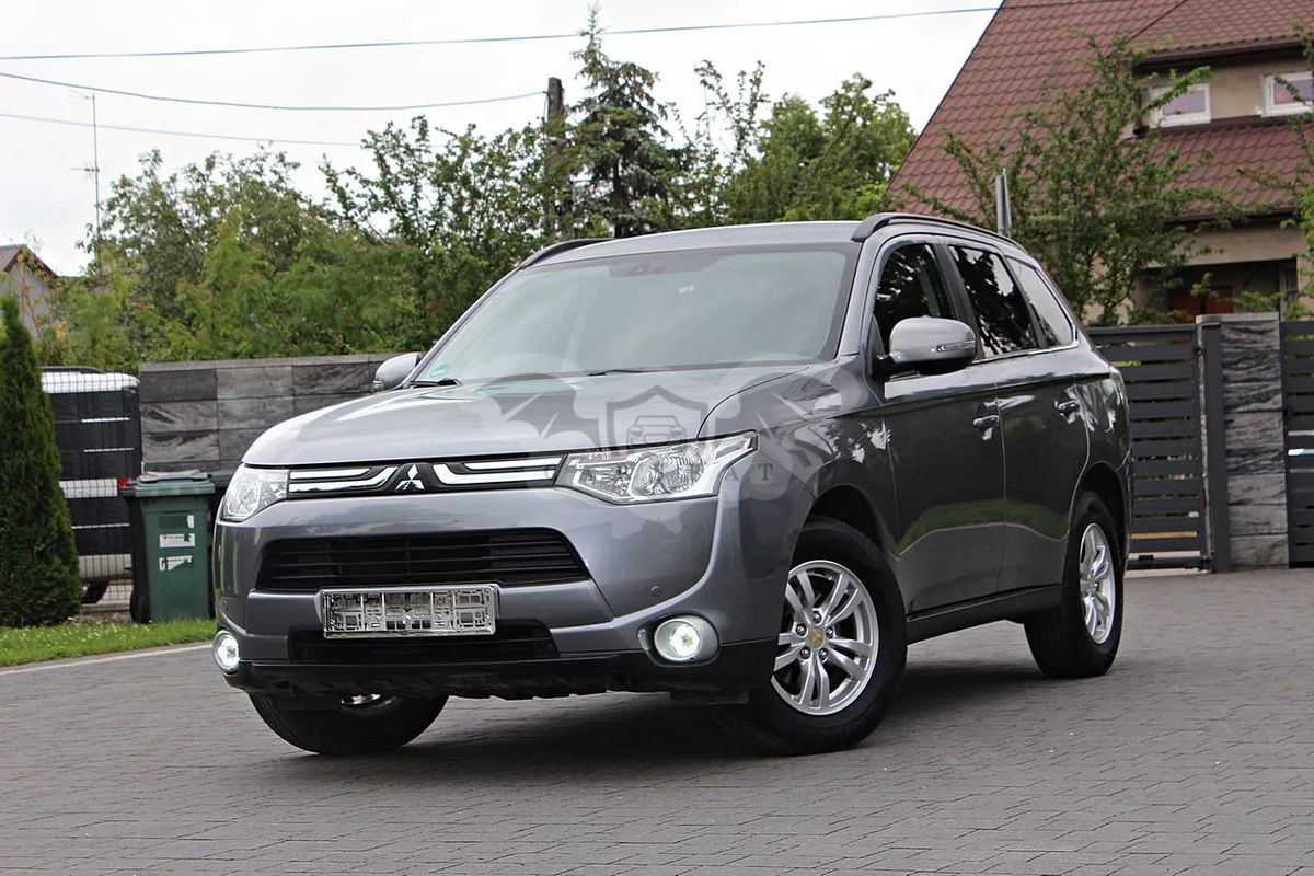Mitsubishi Outlander III 2.0 4WD CVT Diamant+ 2012