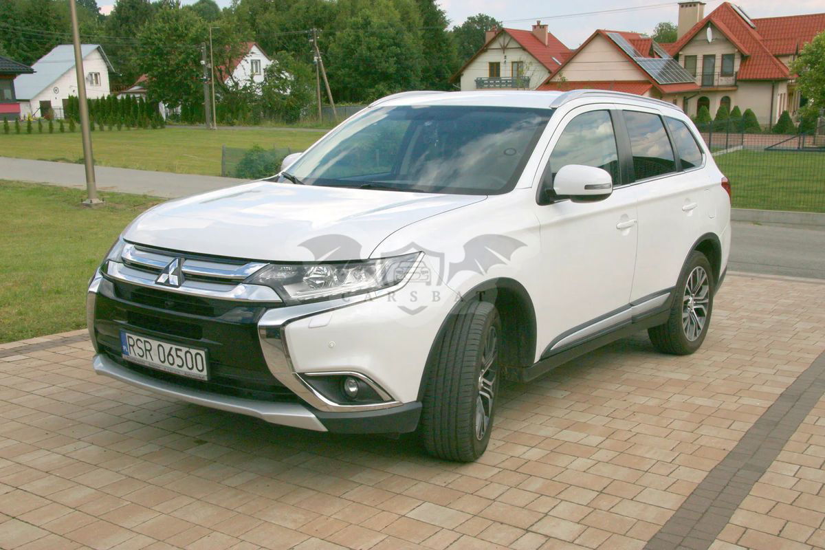 Mitsubishi Outlander IV 2.0 Intense + 4WD CVT 2016