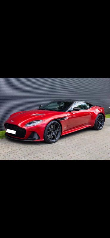 Aston Martin DBS Standard 2019