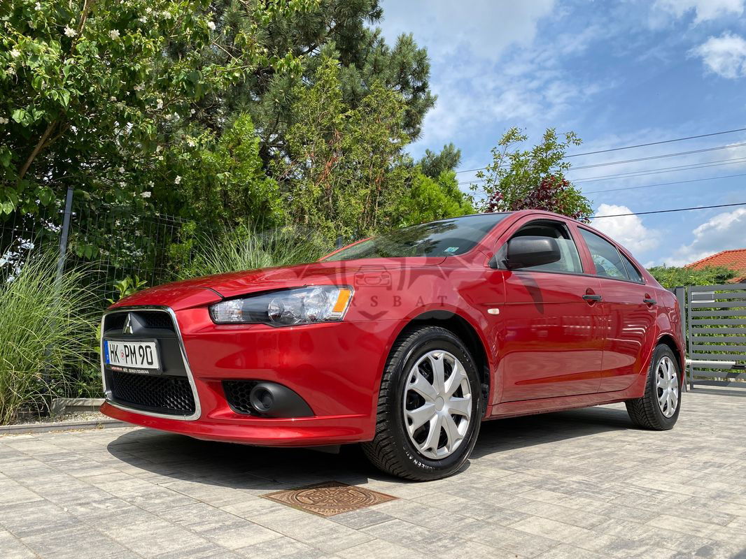 Mitsubishi Lancer VIII 1.5 Invite 2010
