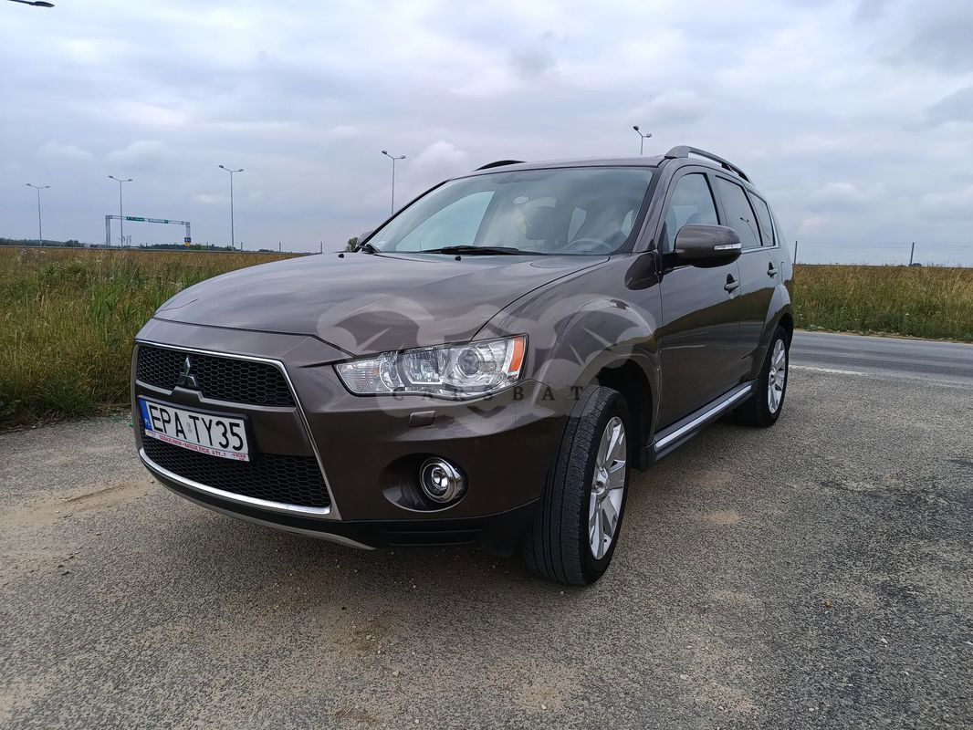 Mitsubishi Outlander II 2.0 2WD Invite 2012