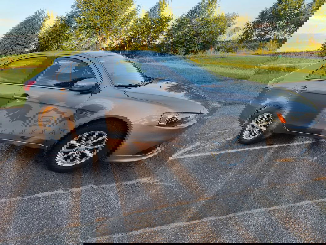 Mitsubishi Lancer VIII 1.6 Invite 2015
