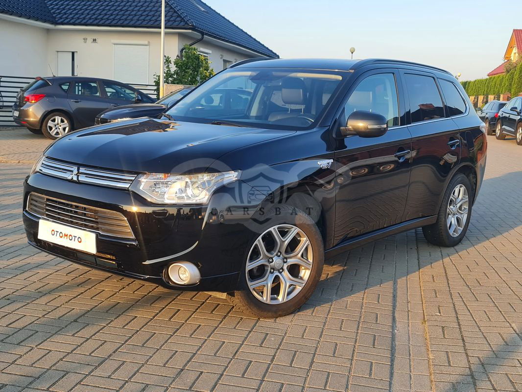 Mitsubishi Outlander III PHEV Instyle NAVI + 2015
