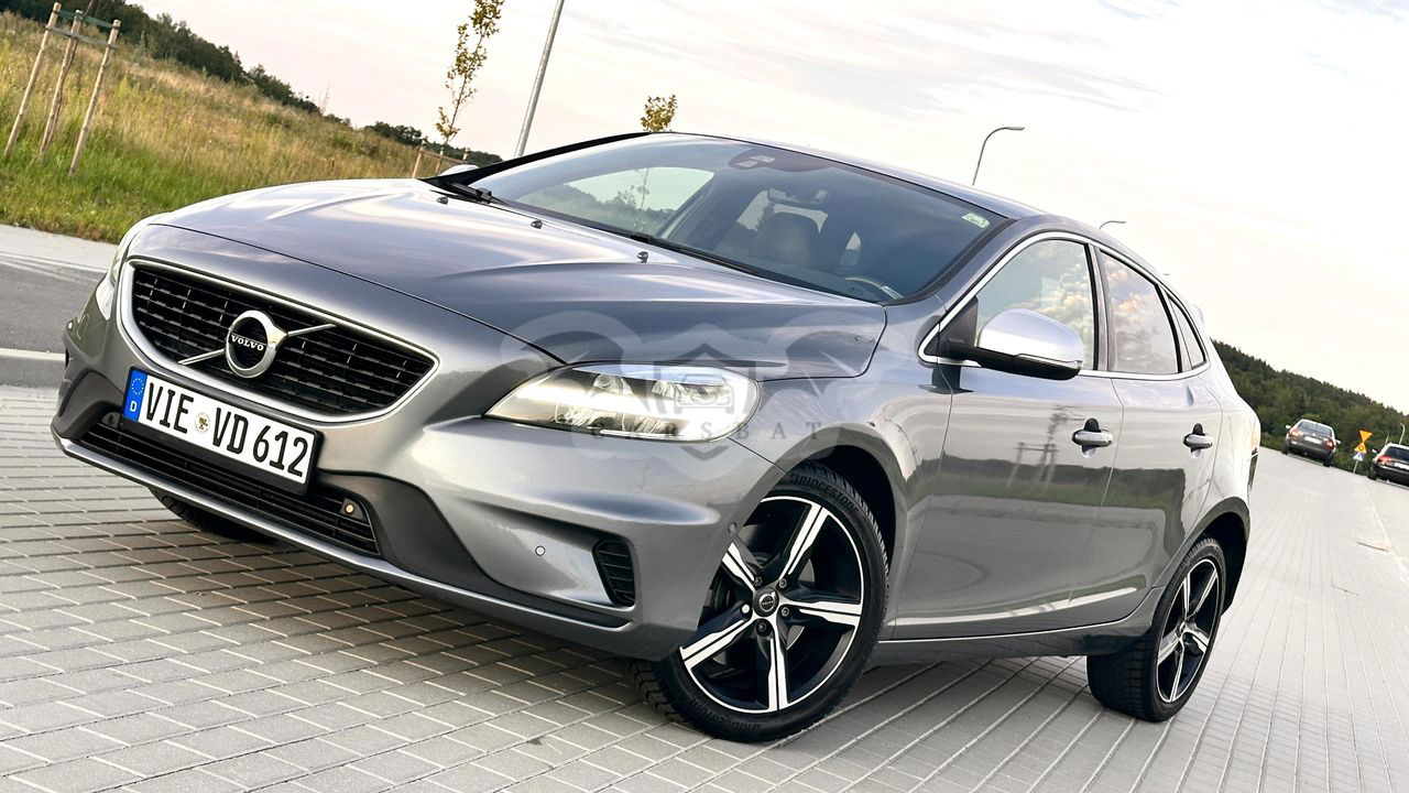 Volvo V40 II T3 Drive-E R-Design Momentum 2020