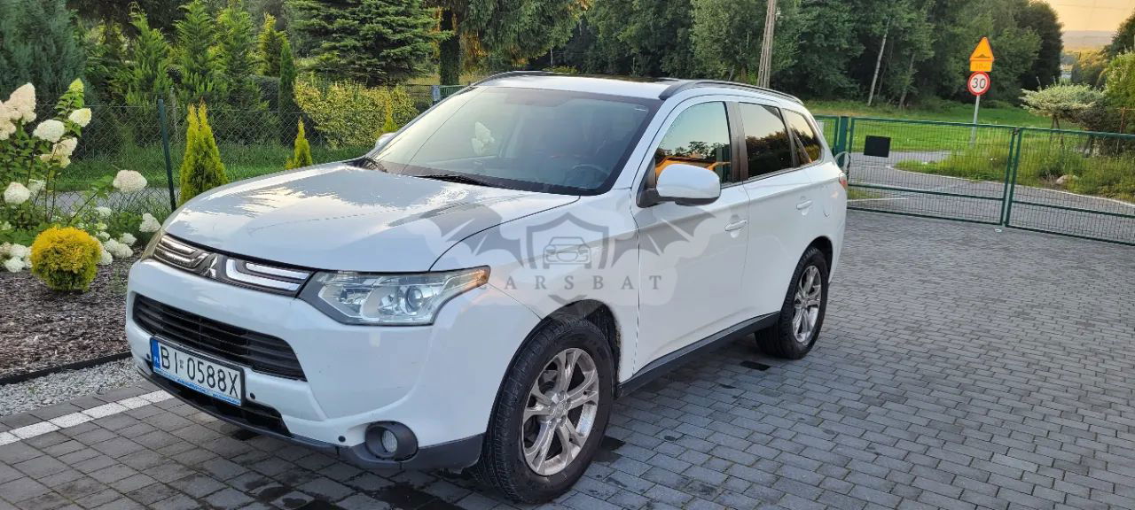 Mitsubishi Outlander III 2.4 4WD CVT Instyle 2013