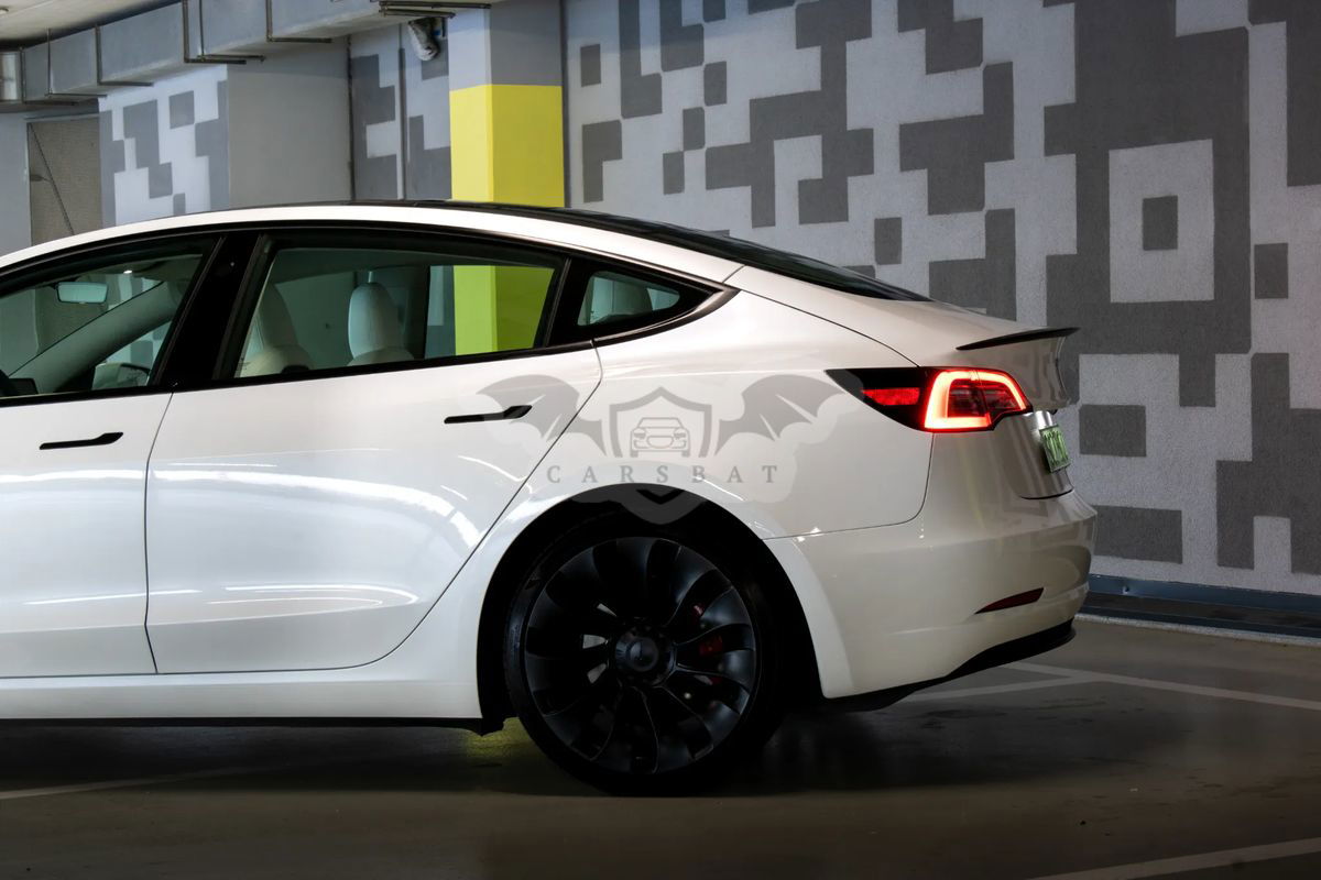 Tesla Model 3 Langstreckenbatterie Allradantrieb Dual Motor Performance 2023