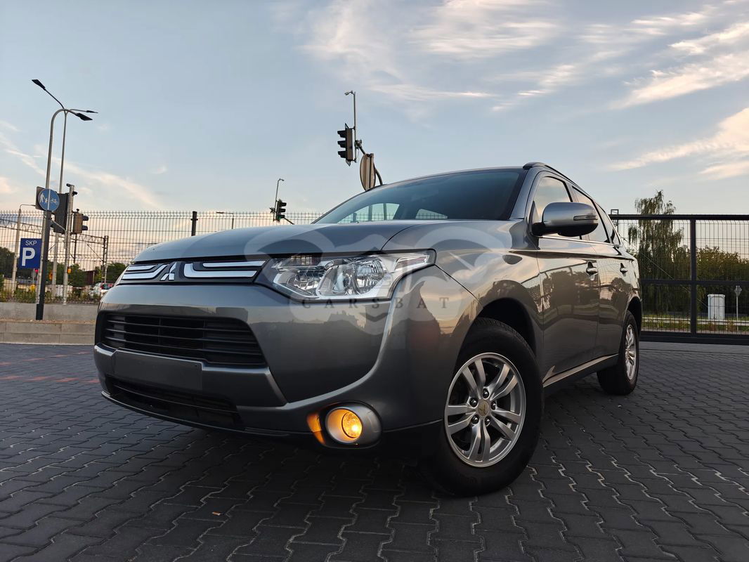 Mitsubishi Outlander III 2.2 DI-D 2WD Invite 2013