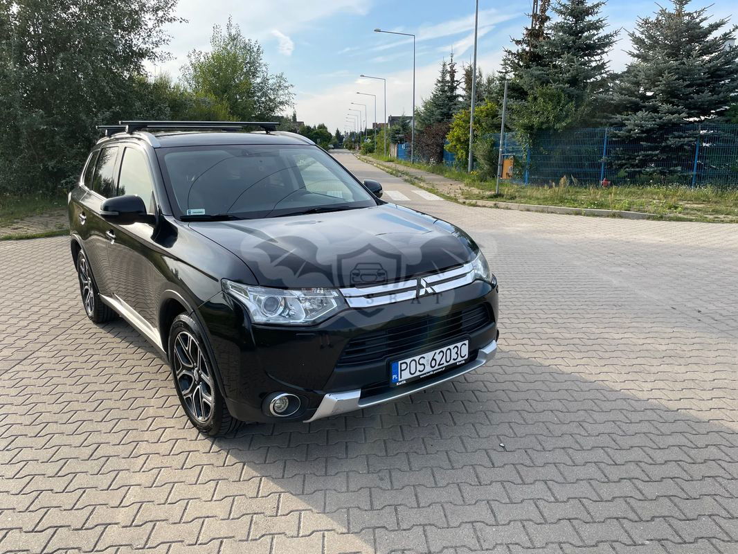 Mitsubishi Outlander III 2.2 DID Intense + 4WD 2015