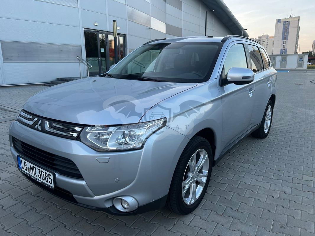 Mitsubishi Outlander III 2.2 DI-D Instyle SDA 4WD 2013
