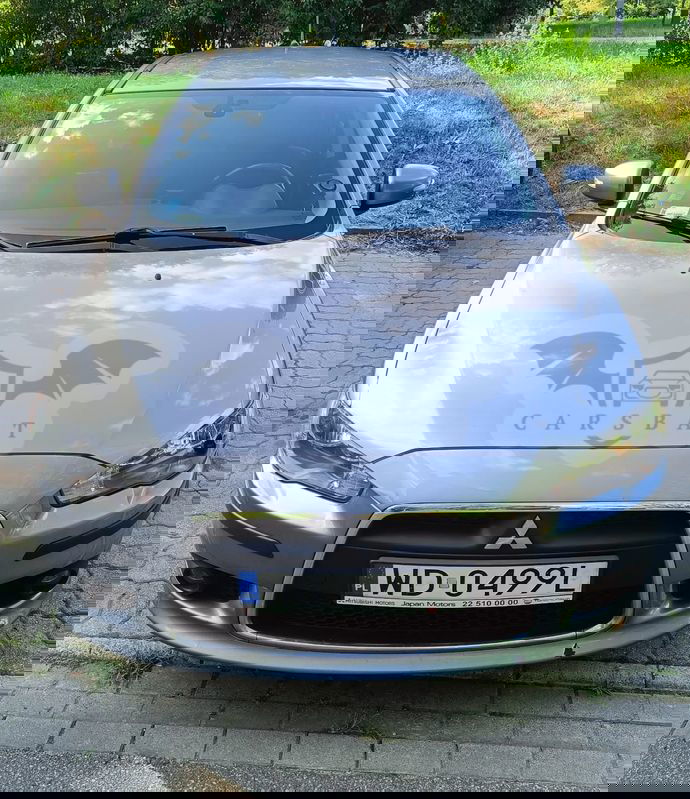 Mitsubishi Lancer IX 1.6 Invite 2015