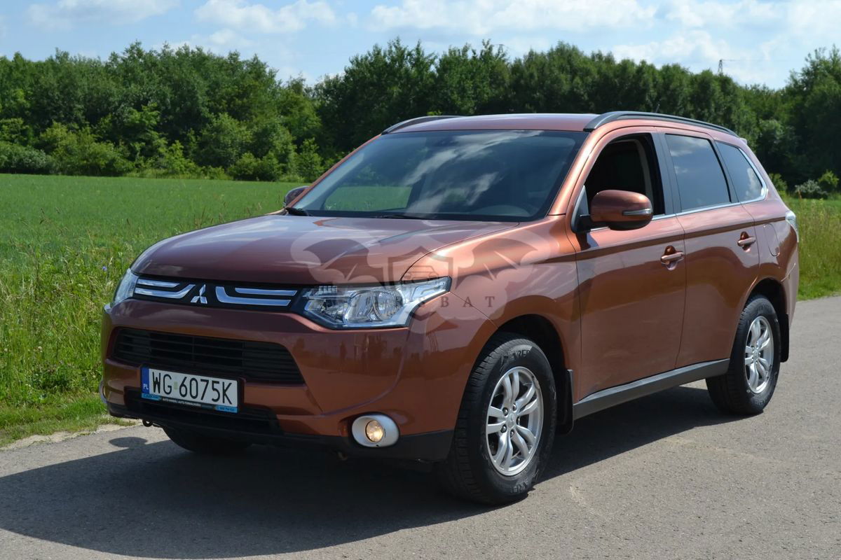 Mitsubishi Outlander III 2.0 Intense 2WD 2013
