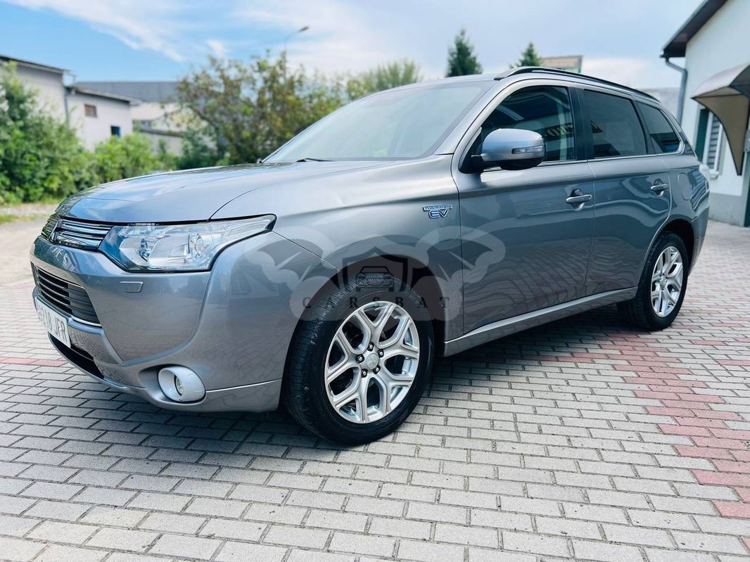 Mitsubishi Outlander III PHEV Instyle NAVI + 2015