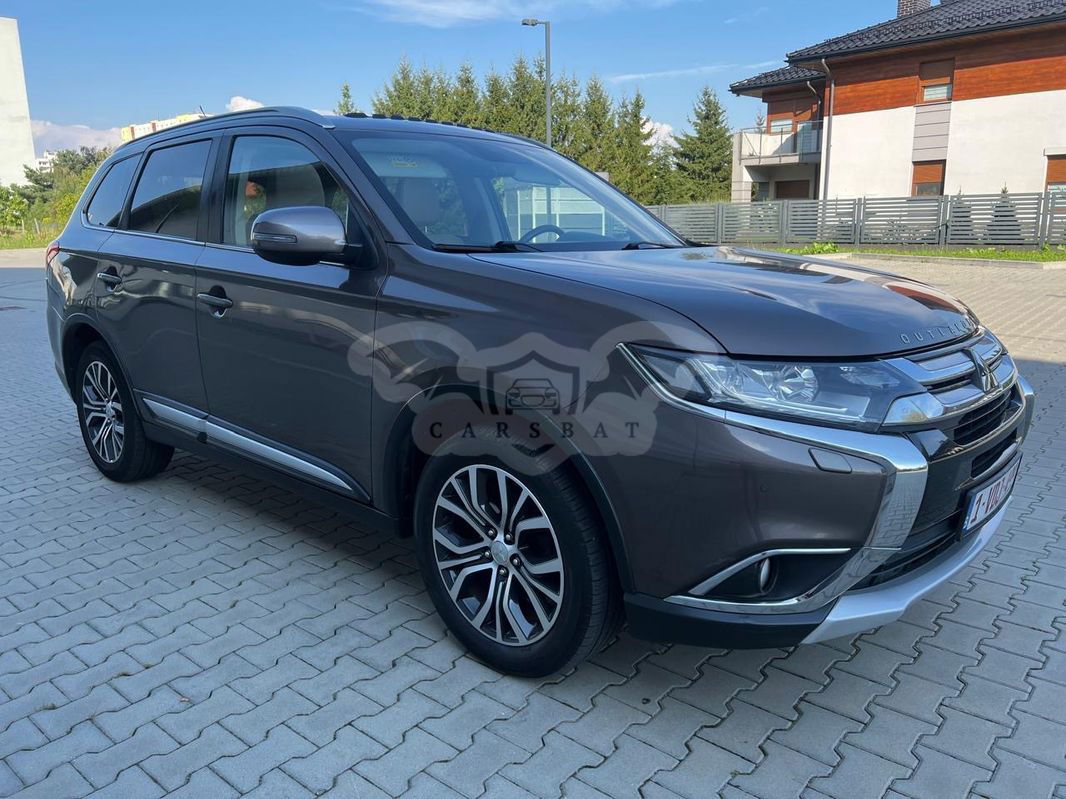 Mitsubishi Outlander III 2.2 DI-D 4WD Automatik Invite 2016