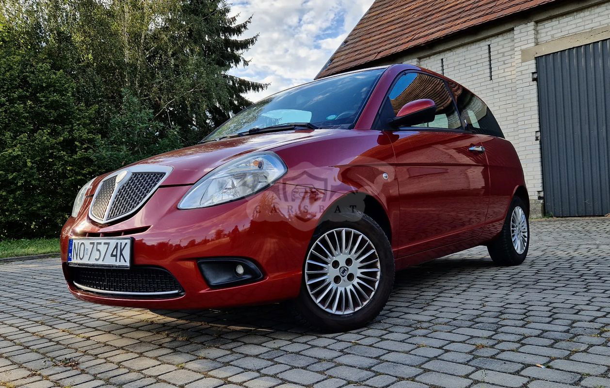 Lancia Ypsilon 1.2 8V Argento (5 os.) 2008