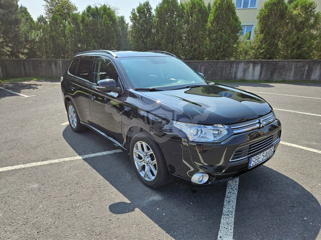 Mitsubishi Outlander III PHEV Intense + 2013