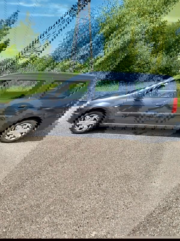 Dacia Logan I MCV 1.4 Ambiance 2009