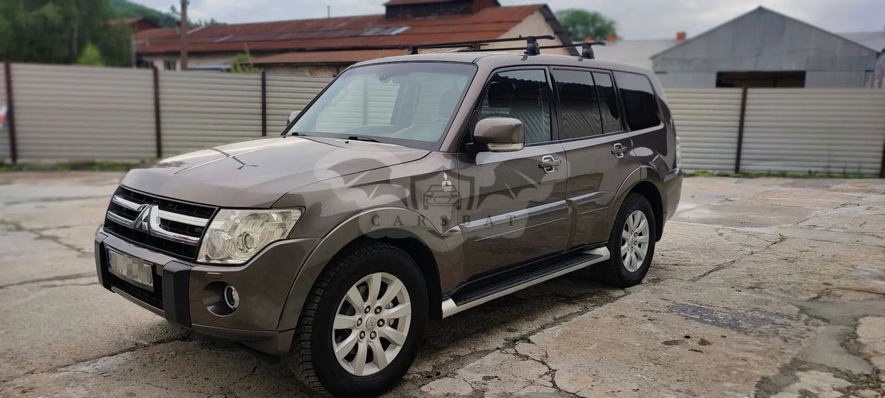Mitsubishi Pajero IV 2010