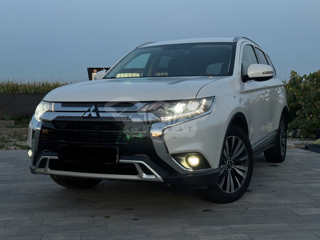 Mitsubishi Outlander III 2.0 Instyle Navi 4WD CVT 2018