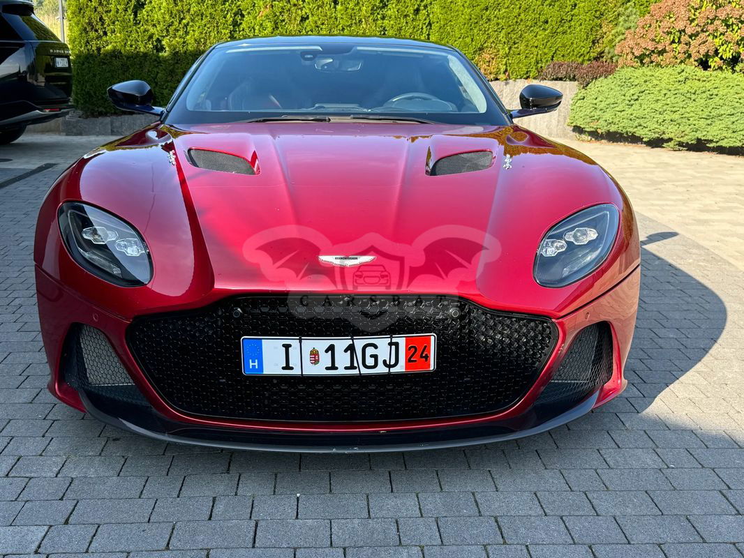 Aston Martin DBS Standard 2019
