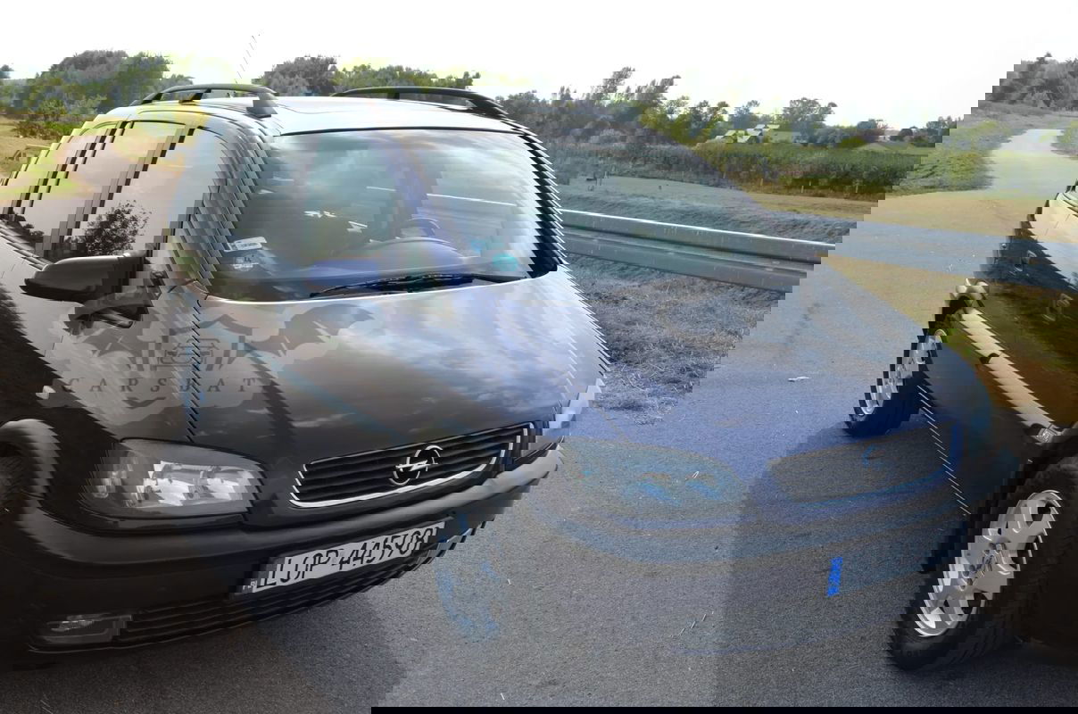 Opel Zafira A 1.8 16V Elegance 2000