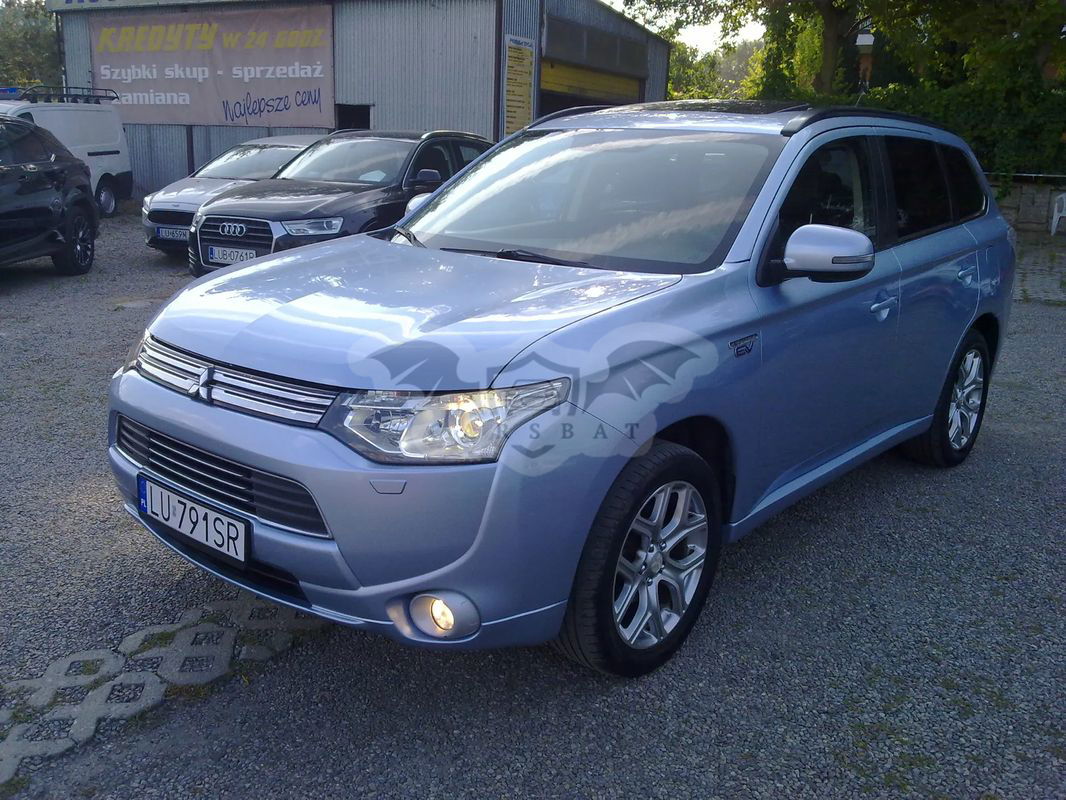 Mitsubishi Outlander III 2.0 4WD Plug-In Hybrid Top 2013