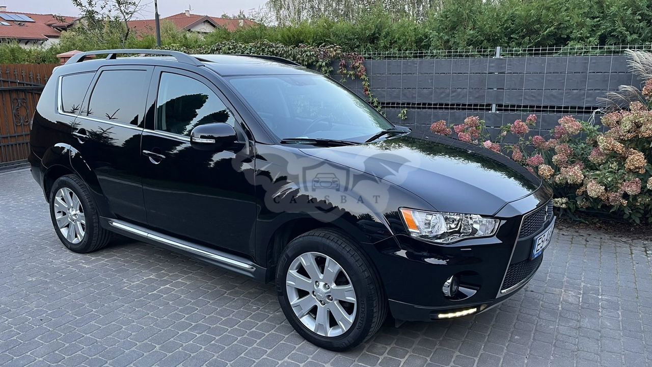 Mitsubishi Outlander II 2.4 4WD CVT Instyle 2010