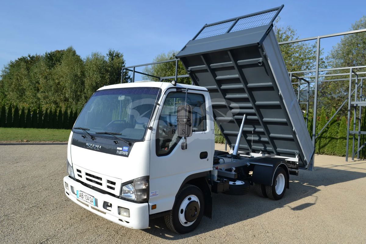 Isuzu NPR 2008