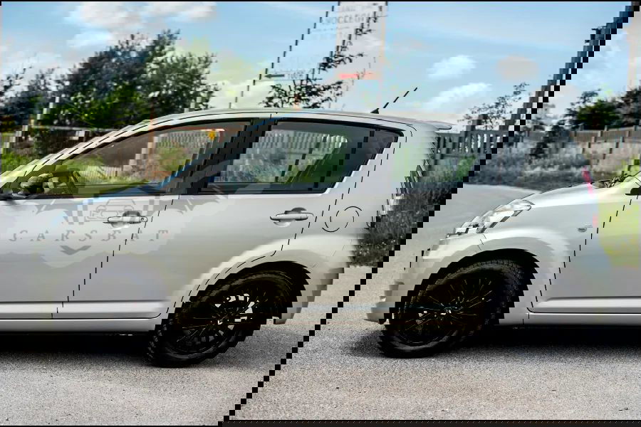 Daihatsu Sirion 1.0 2010