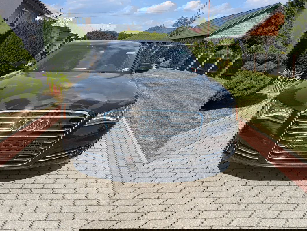 Audi A8 D4 2012