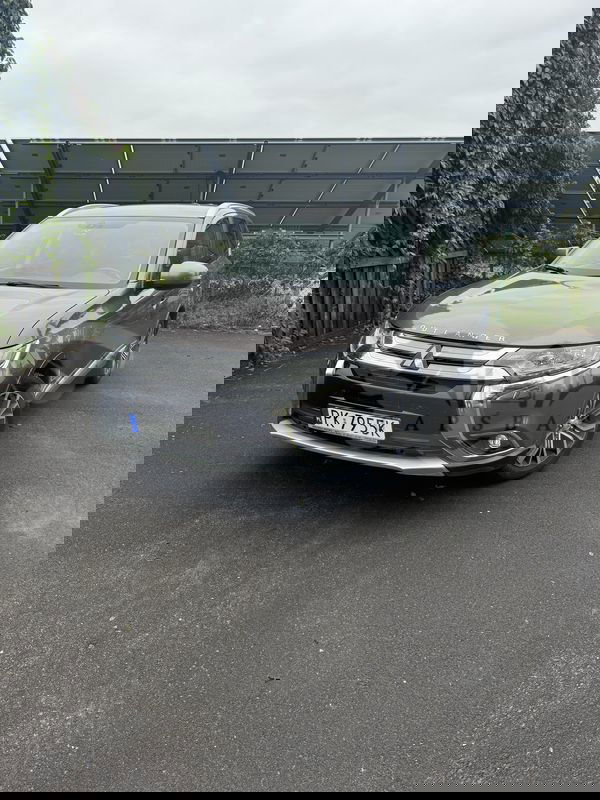 Mitsubishi Outlander III 2.2 DID Intense + 4WD 2016
