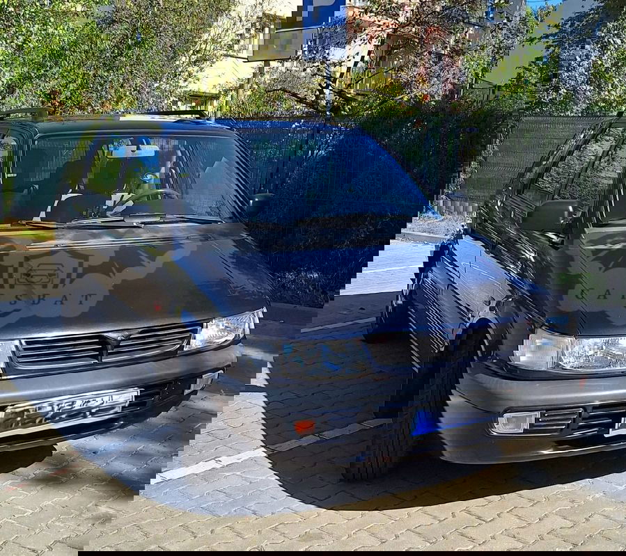 Mitsubishi Space Wagon 2001