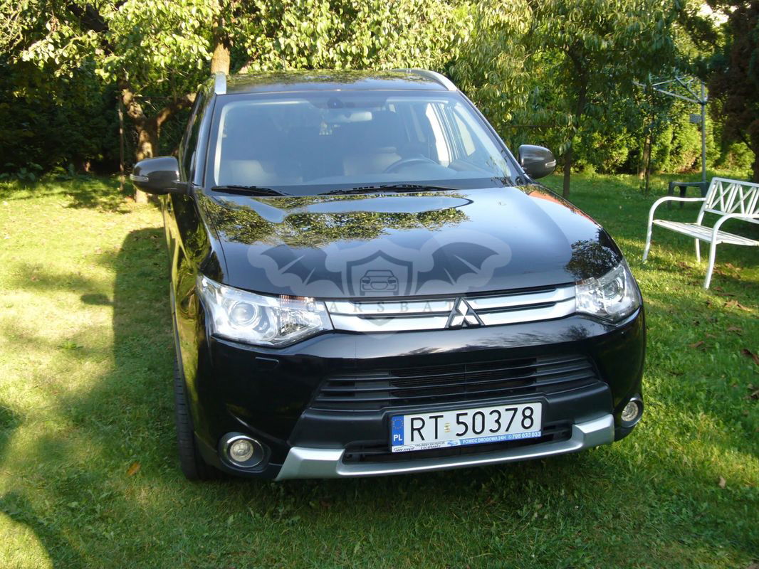 Mitsubishi Outlander III 2.2 DID Intense + 2014