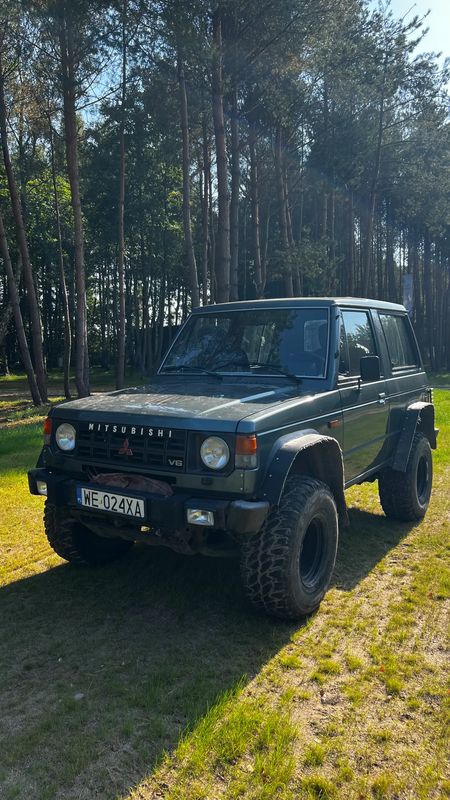 Mitsubishi Pajero I 3.0i V6 1990
