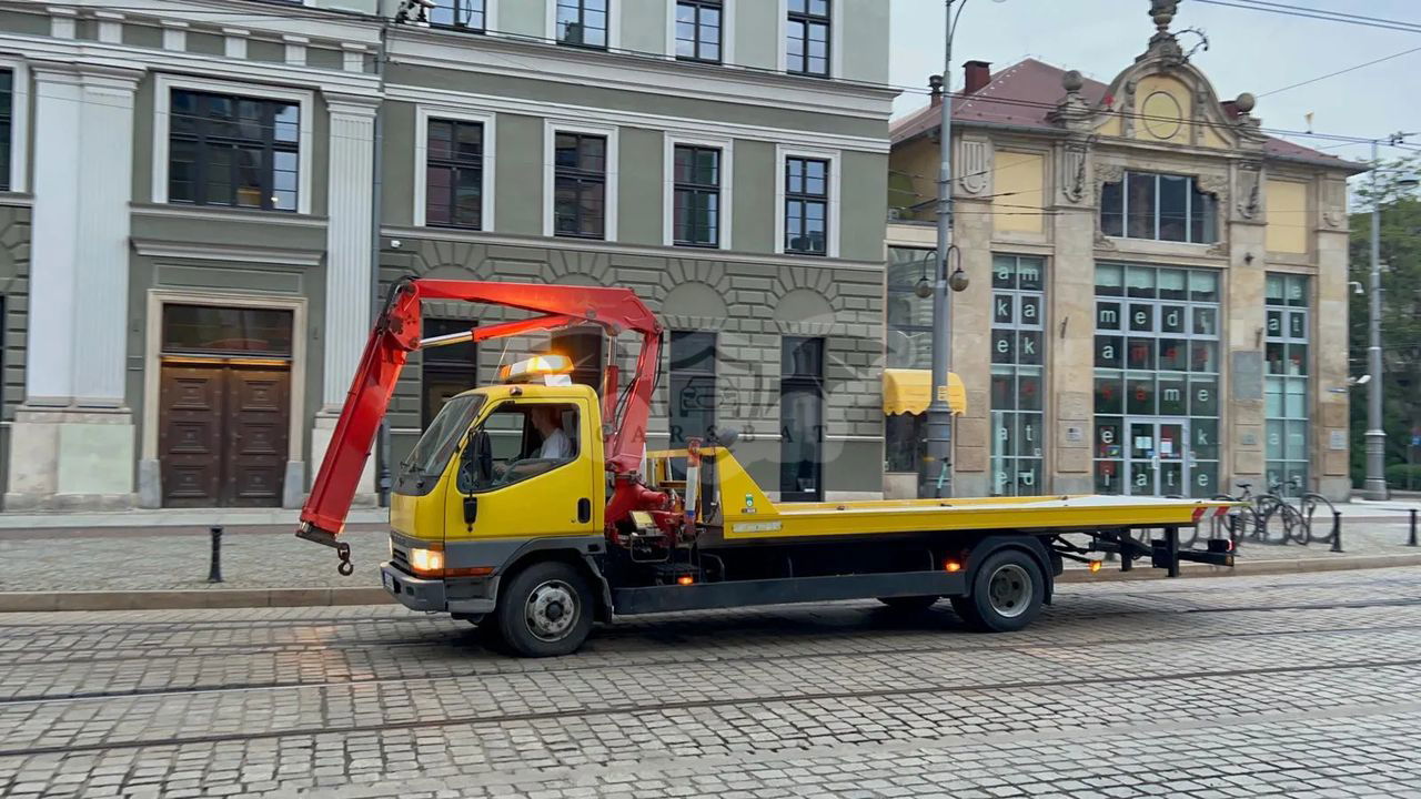 Mitsubishi Fuso Canter 2000