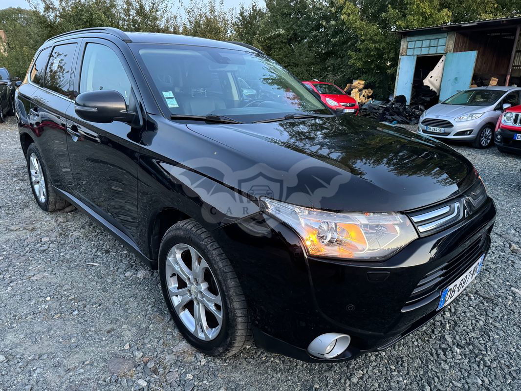 Mitsubishi Outlander III 2.2 DI-D 4WD Automatik Intense 2013