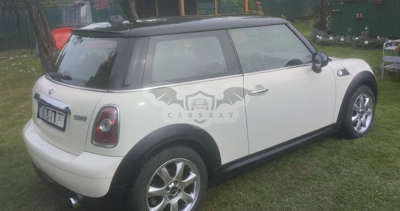 Mini Cooper Standard 2010
