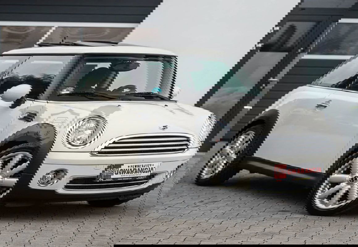 Mini Cooper Standard 2011