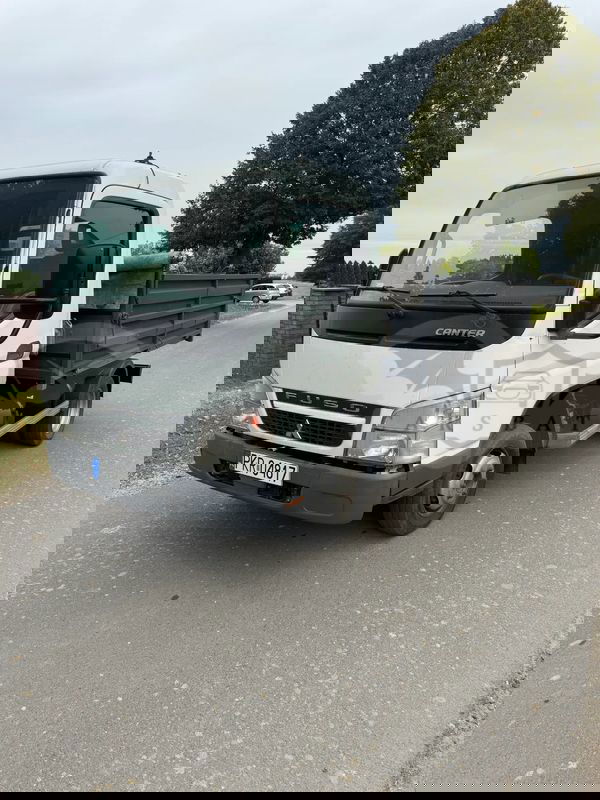 Mitsubishi Fuso Canter 2011