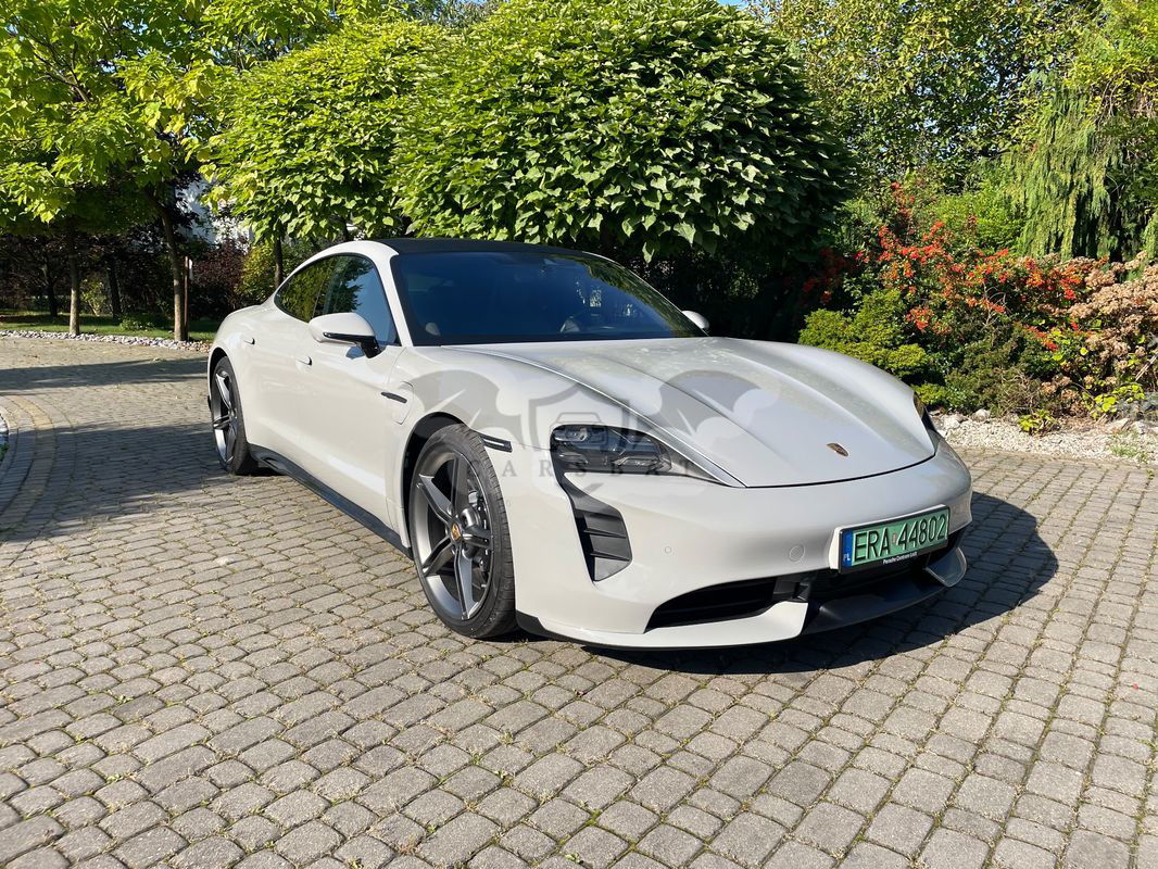 Porsche Taycan 2021