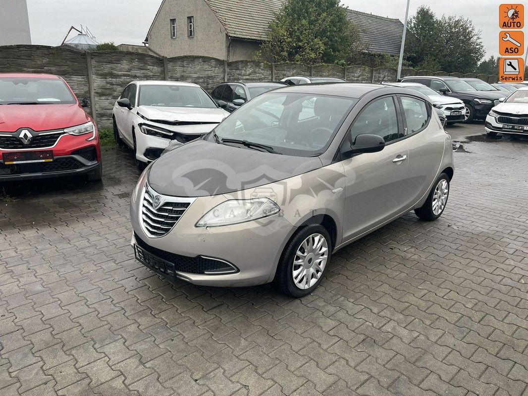 Lancia Ypsilon 2012