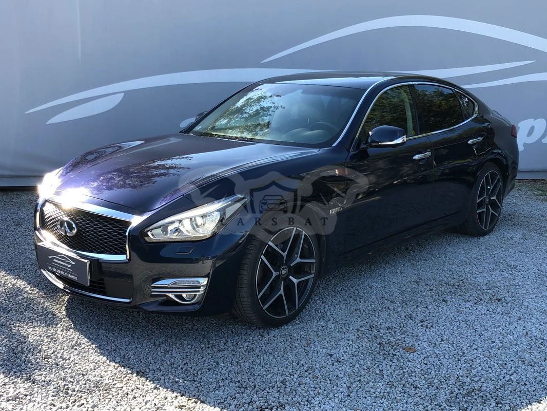 Infiniti Q70 Hybrid Premium Tech 2017