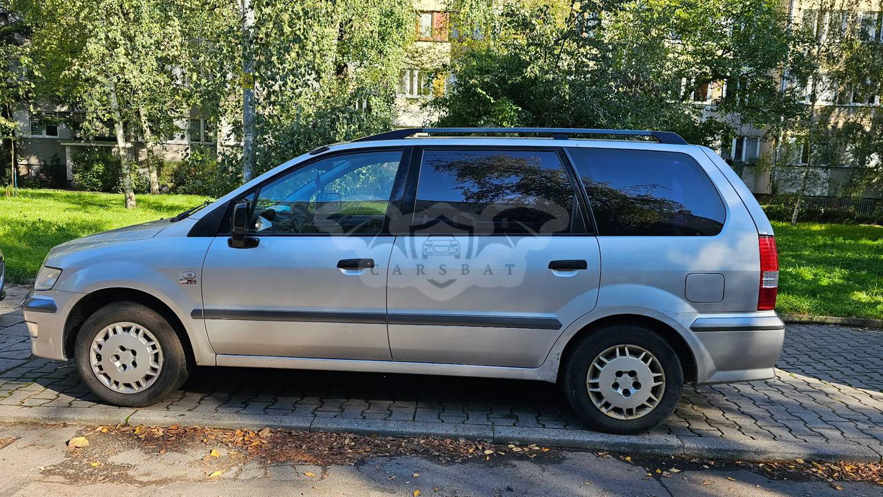 Mitsubishi Space Wagon 2002