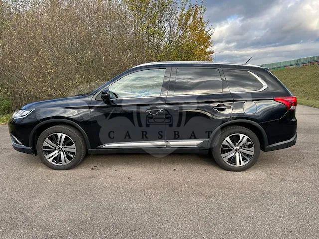 Mitsubishi Outlander III 2.0 Instyle Navi 4WD CVT 2016