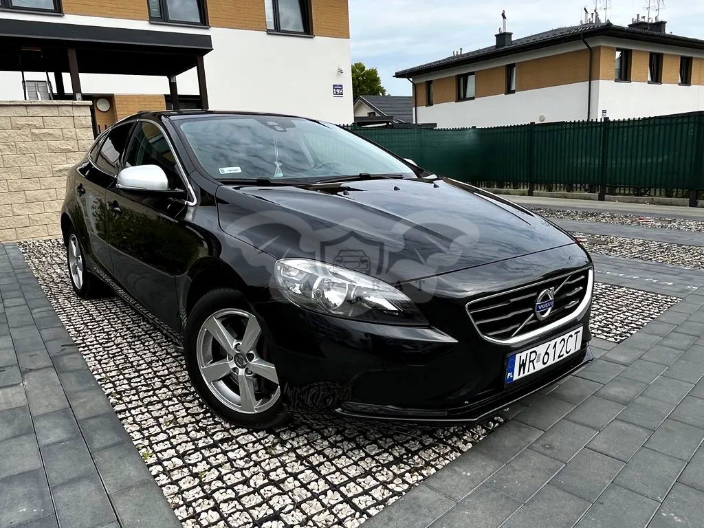 Volvo V40 II D4 Summum 2014