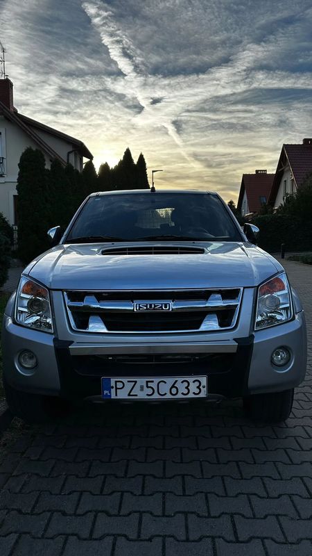 Isuzu D-Max 2.5d DC LS 2011