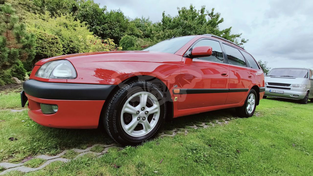 Toyota Avensis I 1999